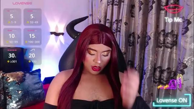 Image 10 of emili_roux Stream on Chaturbate on 13 days ago