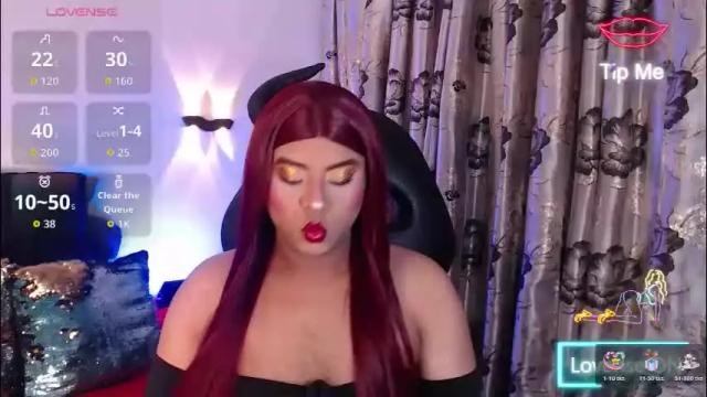 Image 3 of emili_roux Stream on Chaturbate on 13 days ago