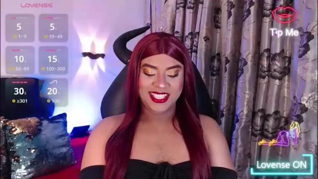 Image 4 of emili_roux Stream on Chaturbate on 13 days ago