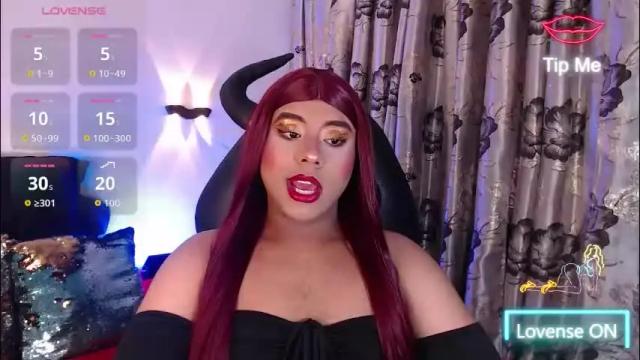 Image 8 of emili_roux Stream on Chaturbate on 13 days ago