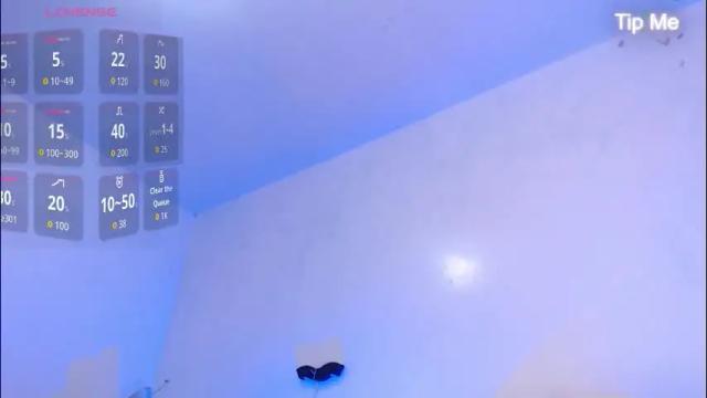 Image 12 of emili_roux Stream on Chaturbate on 4 days ago