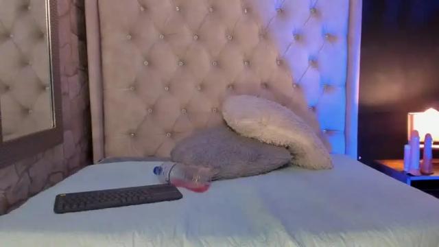 Image 12 of emilia_baker01 Stream on Chaturbate on 23 months ago