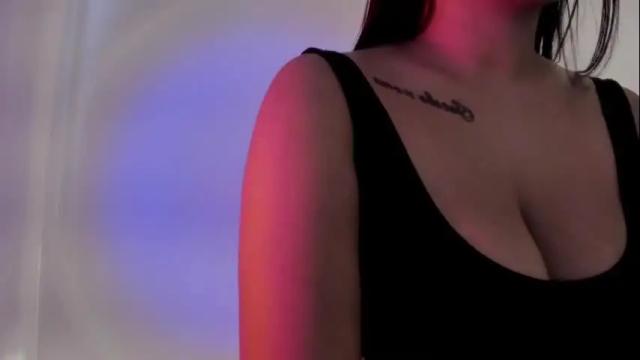 Image 12 of emilia_ghendle Stream on Chaturbate on 9 days ago