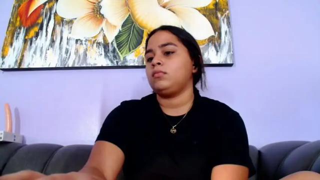 Image 2 of emilia_rouss Stream on Chaturbate on 18 months ago