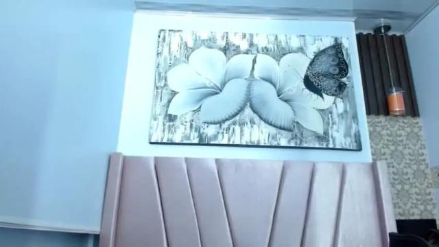 Image 2 of emilia_rouss Stream on Chaturbate on 18 months ago