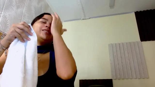Image 6 of emilia_rouss Stream on Chaturbate on 17 months ago