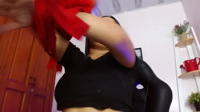 Image 2 of emilia_rouss Stream on Chaturbate on 16 months ago