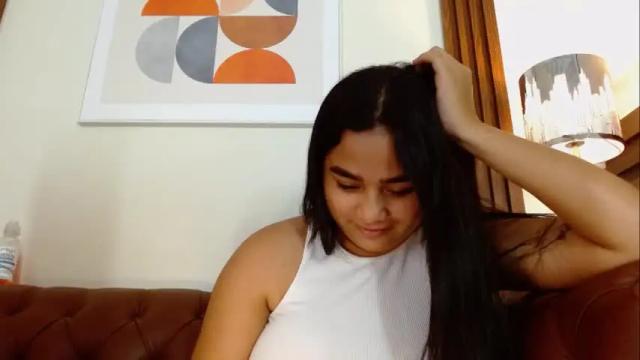 Image 12 of emilia_rouss Stream on Chaturbate on 15 months ago