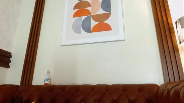 Image 6 of emilia_rouss Stream on Chaturbate on 15 months ago