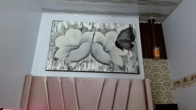 Image 10 of emilia_rouss Stream on Chaturbate on 15 months ago