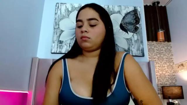 Image 11 of emilia_rouss Stream on Chaturbate on 15 months ago