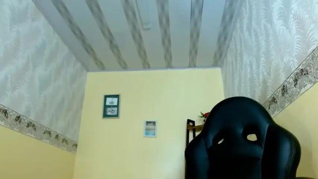 Image 7 of emilia_rouss Stream on Chaturbate on 15 months ago