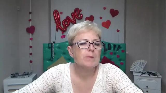 Image 3 of emiliagree Stream on Chaturbate on 1 month ago