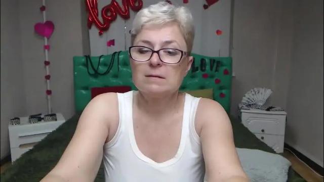 Image 2 of emiliagree Stream on Chaturbate on 2 months ago