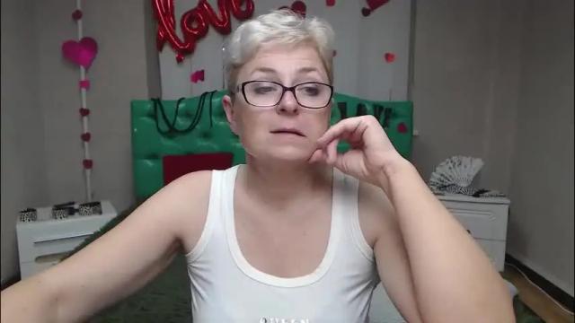 Image 3 of emiliagree Stream on Chaturbate on 2 months ago