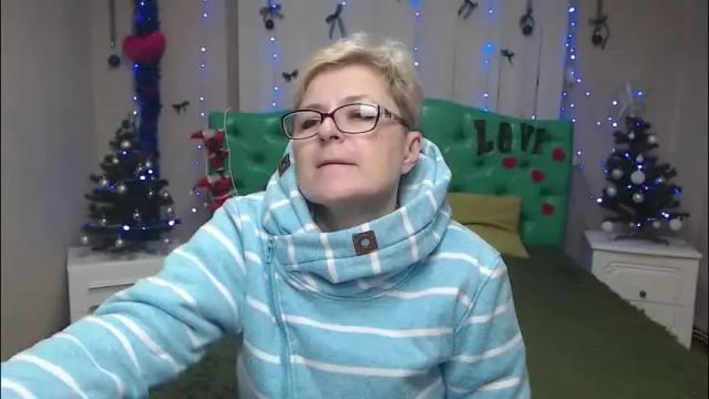 Image 2 of emiliagree Stream on Chaturbate on 27 days ago