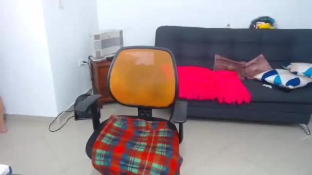 Image 3 of emilianazainsxxx Stream on Chaturbate on 20 months ago