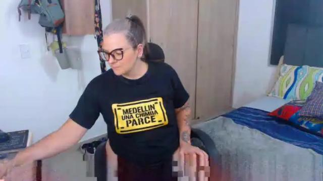 Image 12 of emilianazainsxxx Stream on Chaturbate on 18 months ago