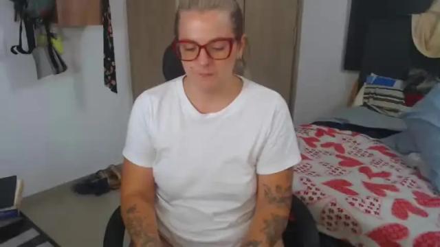 Image 10 of emilianazainsxxx Stream on Chaturbate on 18 months ago
