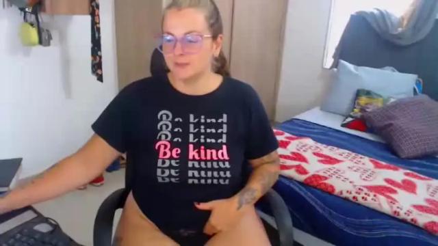 Image 2 of emilianazainsxxx Stream on Chaturbate on 18 months ago