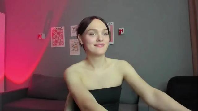 Image 7 of emiliarouds Stream on Chaturbate on 1 month ago