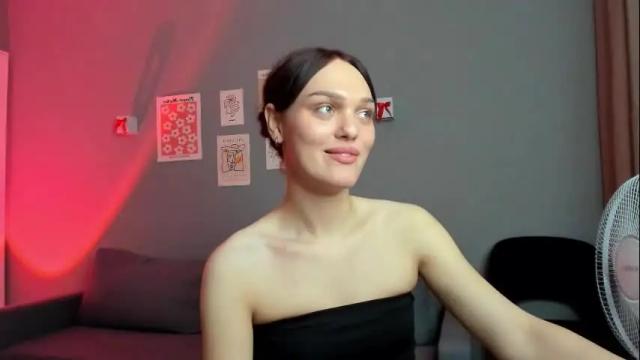 Image 12 of emiliarouds Stream on Chaturbate on 1 month ago