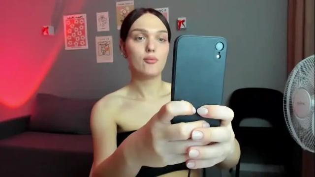 Image 6 of emiliarouds Stream on Chaturbate on 1 month ago
