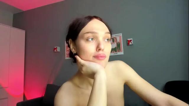 Image 6 of emiliarouds Stream on Chaturbate on 1 month ago