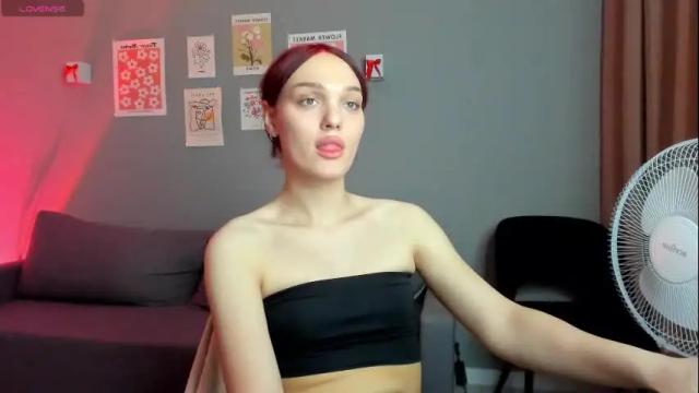 Image 2 of emiliarouds Stream on Chaturbate on 1 month ago