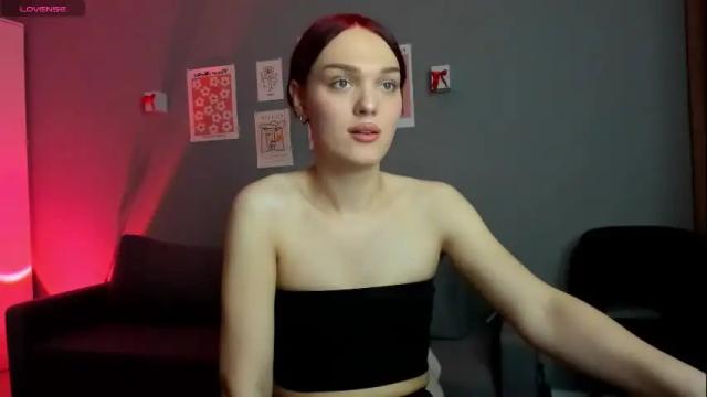 Image 2 of emiliarouds Stream on Chaturbate on 1 month ago