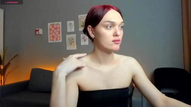 Image 3 of emiliarouds Stream on Chaturbate on 1 month ago