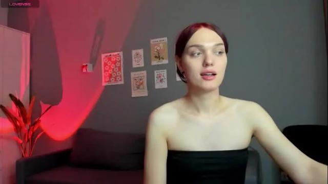 Image 3 of emiliarouds Stream on Chaturbate on 1 month ago