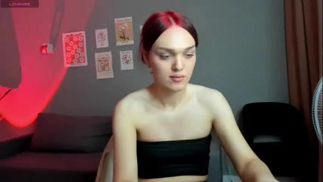 Image 4 of emiliarouds Stream on Chaturbate on 29 days ago