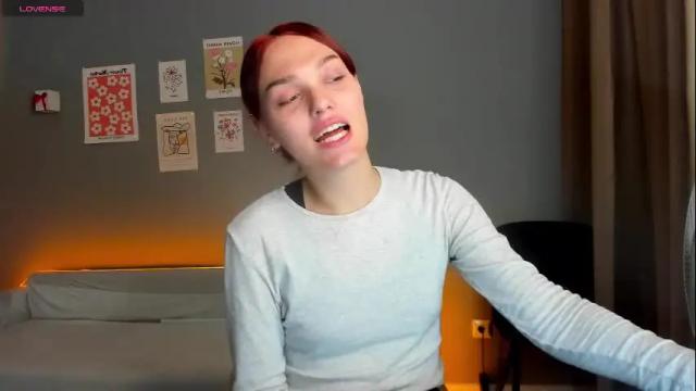 Image 12 of emiliarouds Stream on Chaturbate on 9 days ago