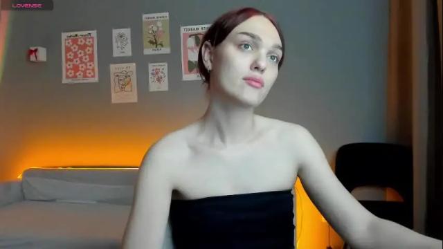Image 12 of emiliarouds Stream on Chaturbate on 8 days ago