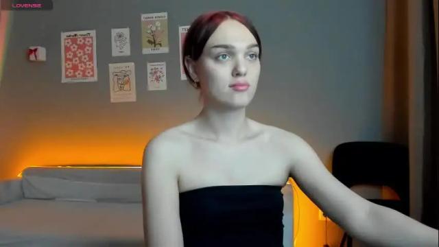 Image 4 of emiliarouds Stream on Chaturbate on 8 days ago