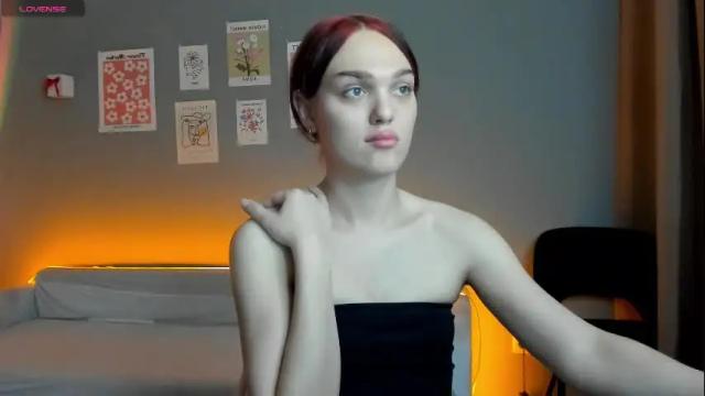 Image 6 of emiliarouds Stream on Chaturbate on 8 days ago