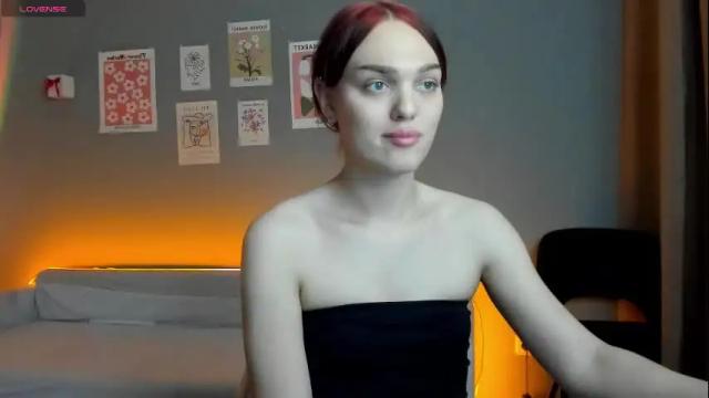Image 7 of emiliarouds Stream on Chaturbate on 8 days ago
