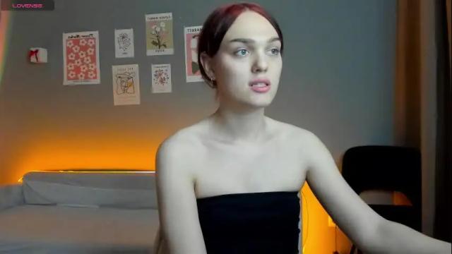 Image 8 of emiliarouds Stream on Chaturbate on 8 days ago