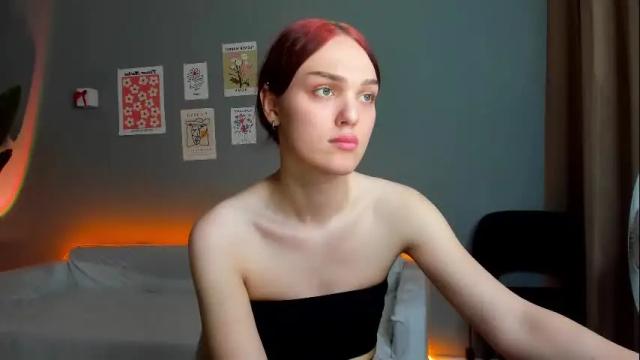 Image 4 of emiliarouds Stream on Chaturbate on 3 days ago