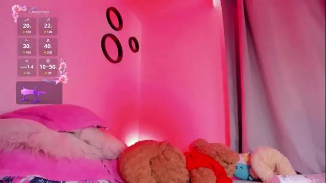 Image 12 of emilie_james Stream on Chaturbate on 3 months ago