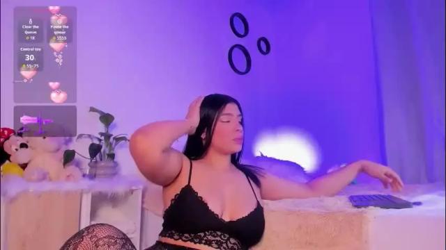 Image 3 of emilie_james Stream on Chaturbate on 6 days ago