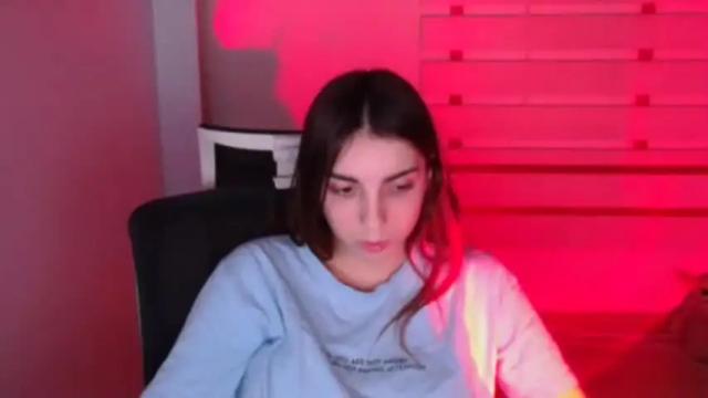 Image 10 of emilie_shy Stream on Chaturbate on 17 months ago