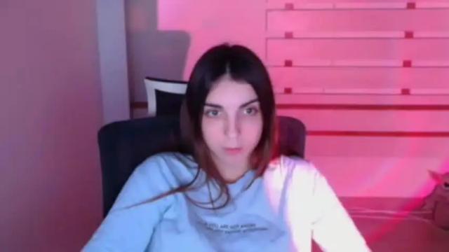 Image 12 of emilie_shy Stream on Chaturbate on 17 months ago