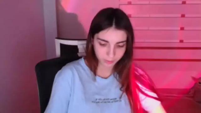 Image 6 of emilie_shy Stream on Chaturbate on 17 months ago