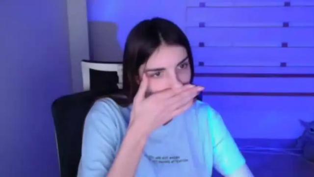Image 7 of emilie_shy Stream on Chaturbate on 17 months ago