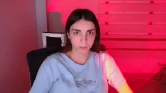 Image 8 of emilie_shy Stream on Chaturbate on 17 months ago