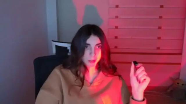 Image 10 of emilie_shy Stream on Chaturbate on 17 months ago
