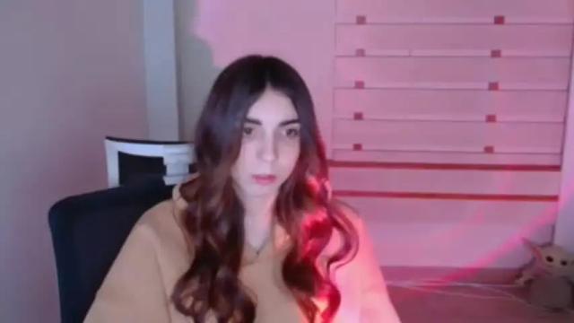 Image 2 of emilie_shy Stream on Chaturbate on 17 months ago