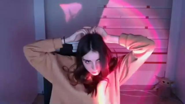 Image 11 of emilie_shy Stream on Chaturbate on 17 months ago